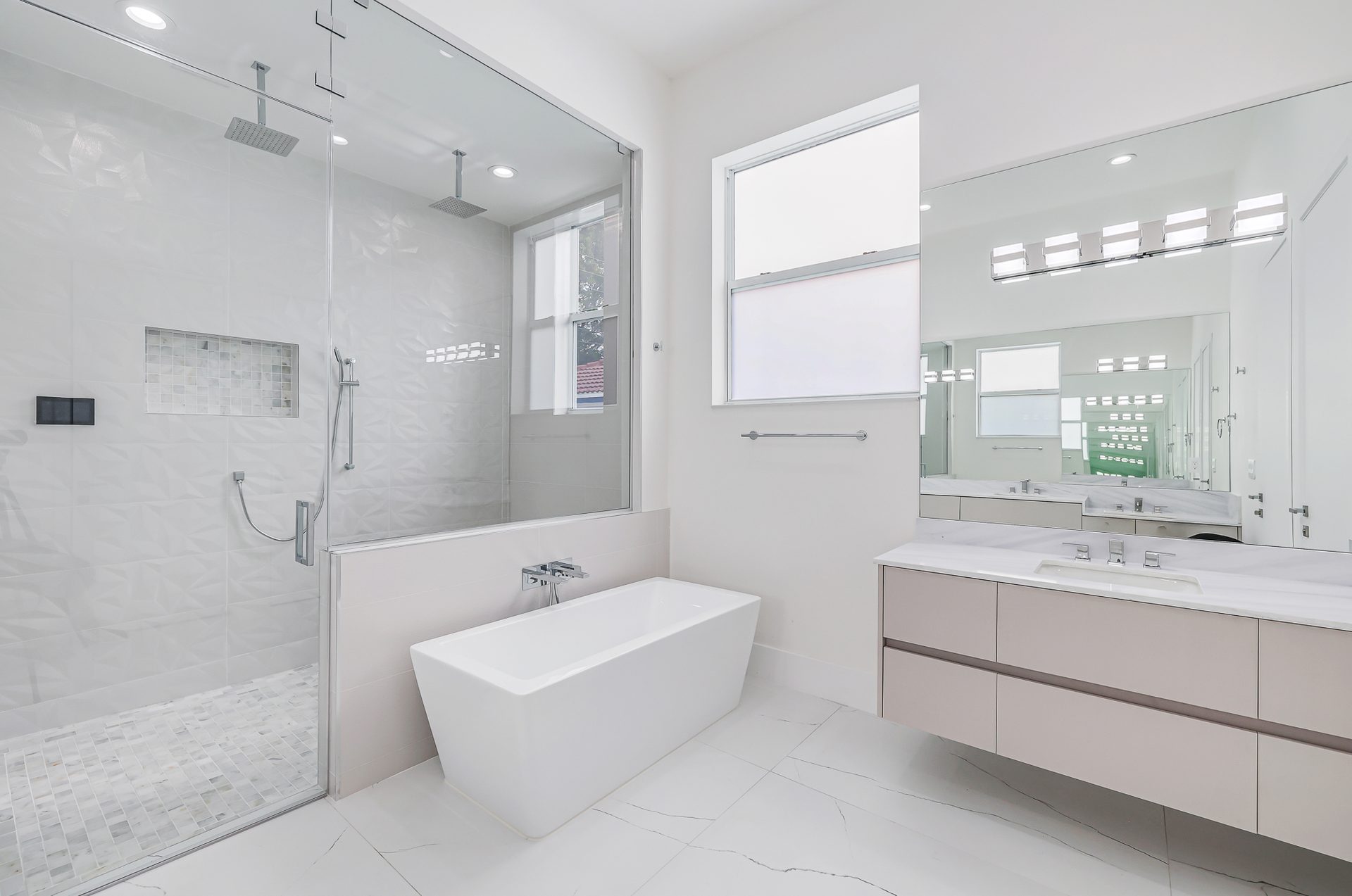 11780 NE 8th Ave photo 42